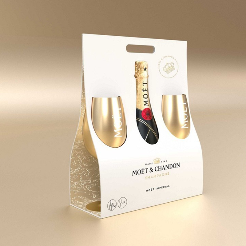 Moët & Chandon Brut Impérial 750 ml in Geschenkbox mit zwei goldenen Gläsern